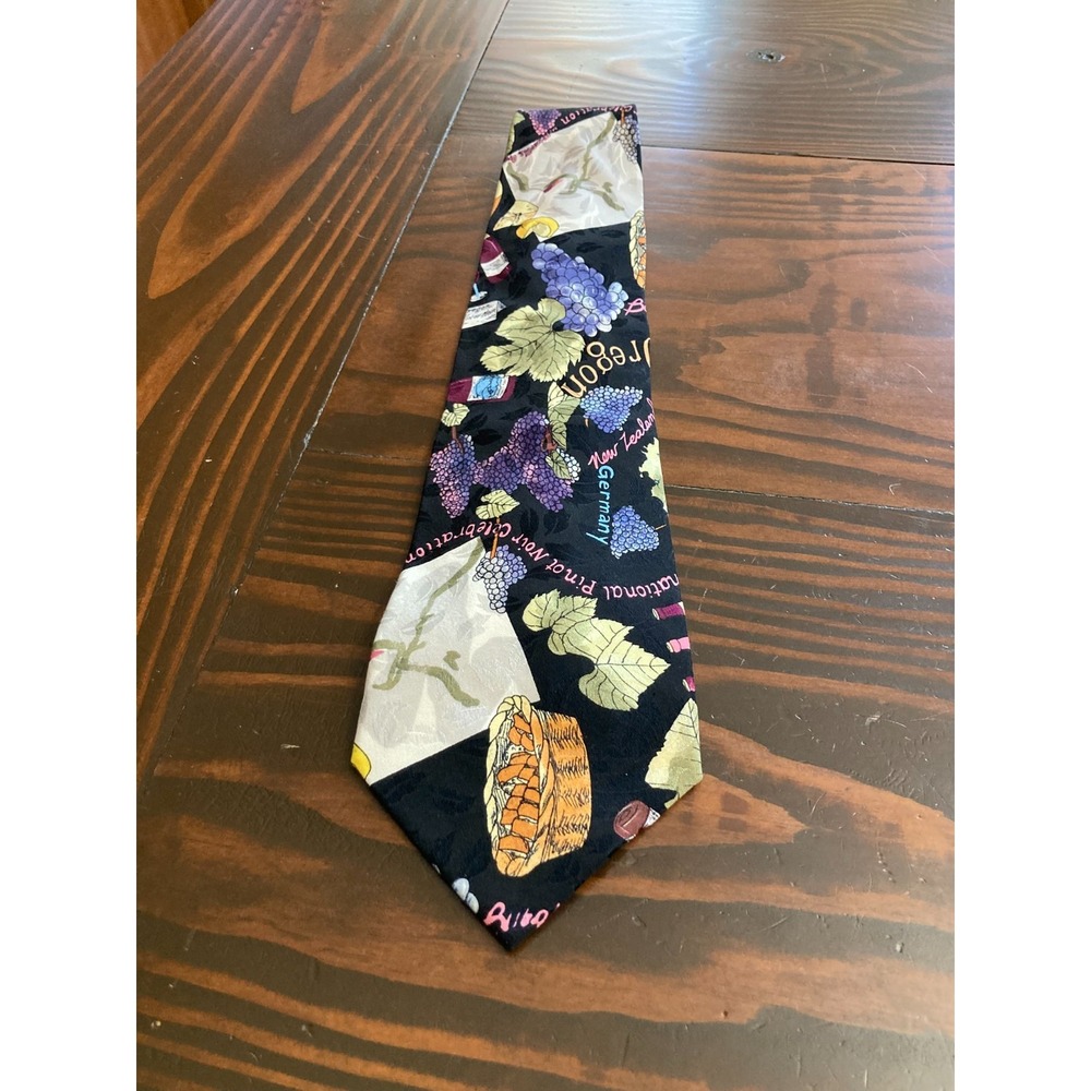 Vintage 1993 Nicole Miller Neck Tie Neckwear Grapes Wine Black 100% Silk 57 inch